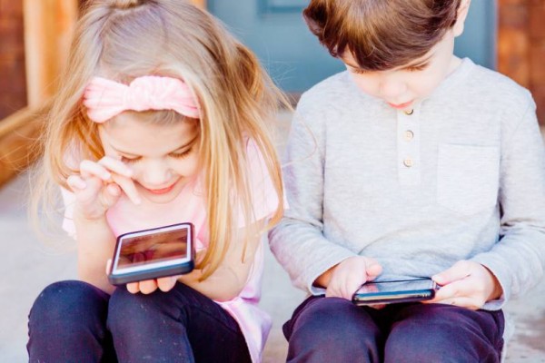 Children online, smartphone